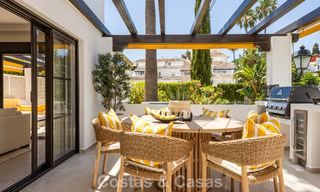 Apartamento de alta calidad completamente reformado en venta, a poca distancia de todo, en Nueva Andalucía, Marbella 802760 