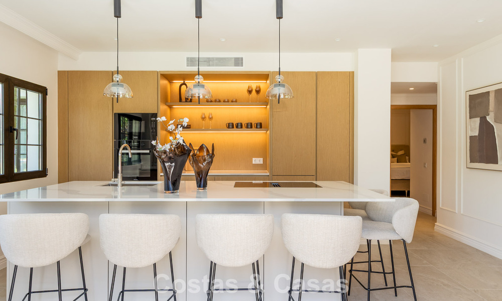 Apartamento de alta calidad completamente reformado en venta, a poca distancia de todo, en Nueva Andalucía, Marbella 802767