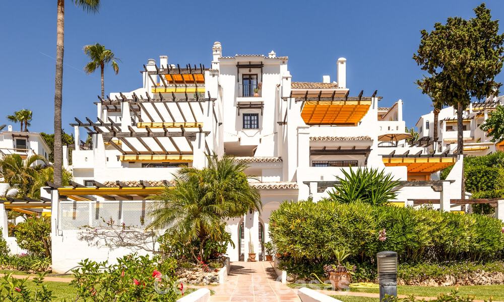 Apartamento de alta calidad completamente reformado en venta, a poca distancia de todo, en Nueva Andalucía, Marbella 802770