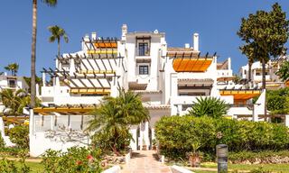 Apartamento de alta calidad completamente reformado en venta, a poca distancia de todo, en Nueva Andalucía, Marbella 802770 