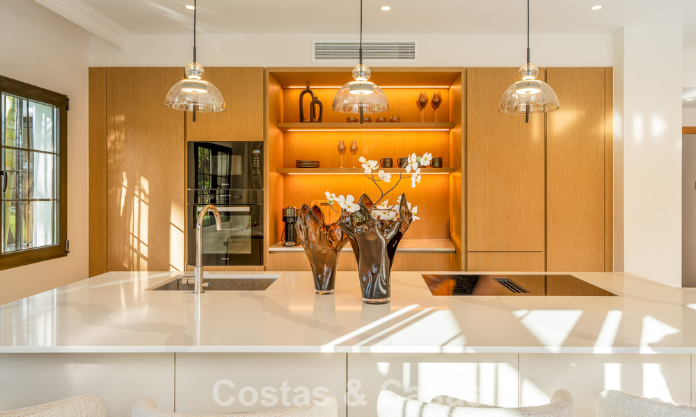 Apartamento de alta calidad completamente reformado en venta, a poca distancia de todo, en Nueva Andalucía, Marbella 802776