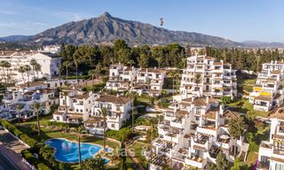 Apartamento de alta calidad completamente reformado en venta, a poca distancia de todo, en Nueva Andalucía, Marbella 802777 