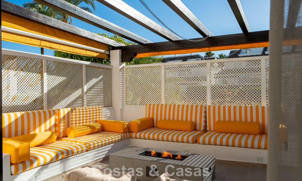 Apartamento de alta calidad completamente reformado en venta, a poca distancia de todo, en Nueva Andalucía, Marbella 802779