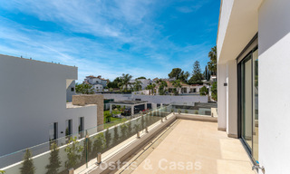 Villa moderna de diseño de lujo con piscina privada en venta junto a la Nueva Milla de Oro, cerca de San Pedro - Marbella 802805 