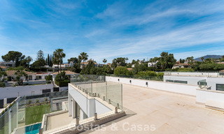 Villa moderna de diseño de lujo con piscina privada en venta junto a la Nueva Milla de Oro, cerca de San Pedro - Marbella 802809 