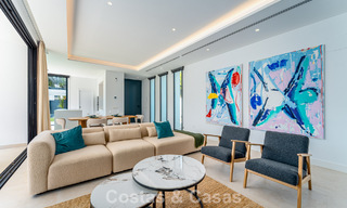 Villa moderna de diseño de lujo con piscina privada en venta junto a la Nueva Milla de Oro, cerca de San Pedro - Marbella 802819 
