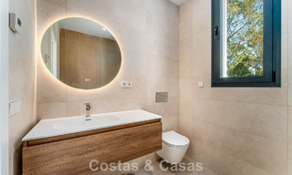 Villa moderna de diseño de lujo con piscina privada en venta junto a la Nueva Milla de Oro, cerca de San Pedro - Marbella 802821 