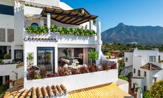 Lujoso apartamento reformado con vistas al mar en venta en una urbanización cerrada en la Milla de Oro de Marbella 802858 