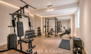 Villa pareada con gran potencial en venta, primera línea de golf en Nueva Andalucía, Marbella 802874 