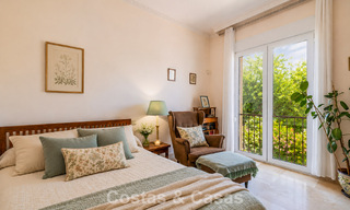 Villa pareada con gran potencial en venta, primera línea de golf en Nueva Andalucía, Marbella 802877 