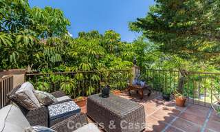Villa pareada con gran potencial en venta, primera línea de golf en Nueva Andalucía, Marbella 802926 