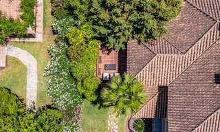 Villa pareada con gran potencial en venta, primera línea de golf en Nueva Andalucía, Marbella 802938 