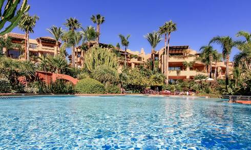 Amplio y lujoso apartamento en venta en un exclusivo complejo en la Milla de Oro de Marbella 802976