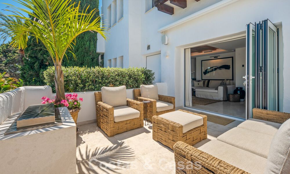 Exclusivo apartamento de lujo reformado en venta en Puente Romano, Marbella 802994