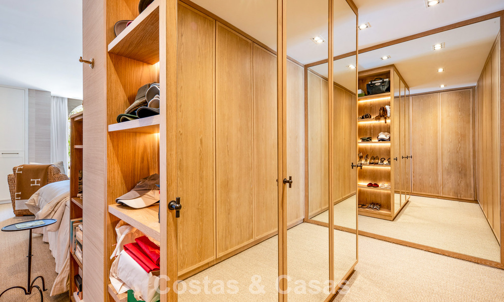 Exclusivo apartamento de lujo reformado en venta en Puente Romano, Marbella 803004