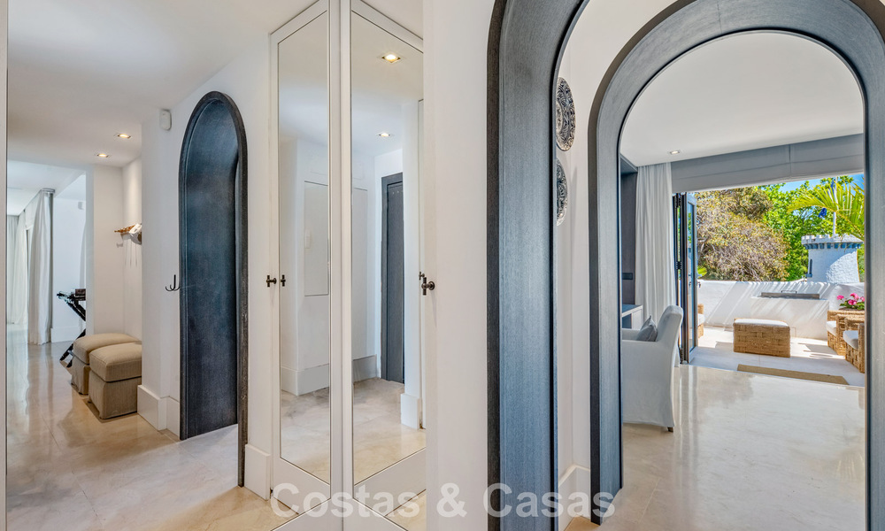 Exclusivo apartamento de lujo reformado en venta en Puente Romano, Marbella 803009