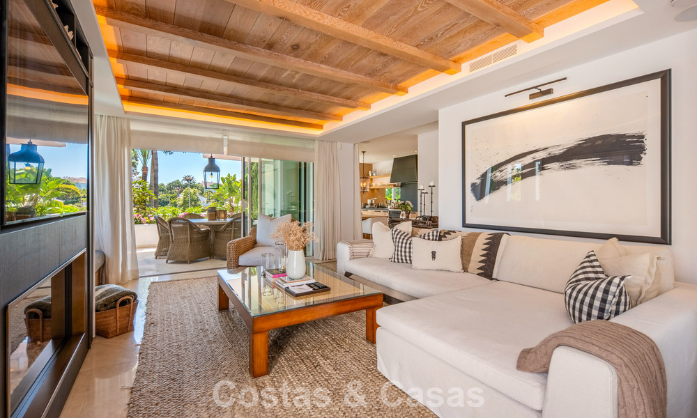 Exclusivo apartamento de lujo reformado en venta en Puente Romano, Marbella 803030
