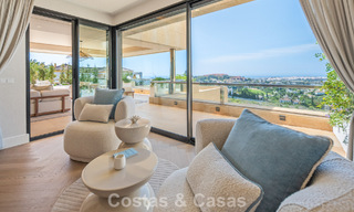 Exclusivo ático dúplex moderno con vistas panorámicas al mar en venta en Nueva Andalucía, Marbella 803039 
