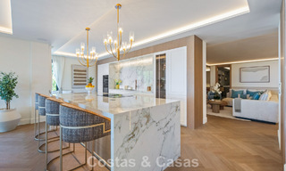 Exclusivo ático dúplex moderno con vistas panorámicas al mar en venta en Nueva Andalucía, Marbella 803072 