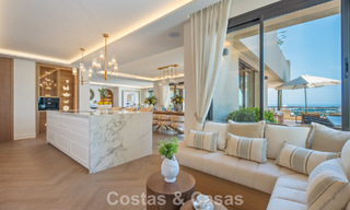 Exclusivo ático dúplex moderno con vistas panorámicas al mar en venta en Nueva Andalucía, Marbella 803075 