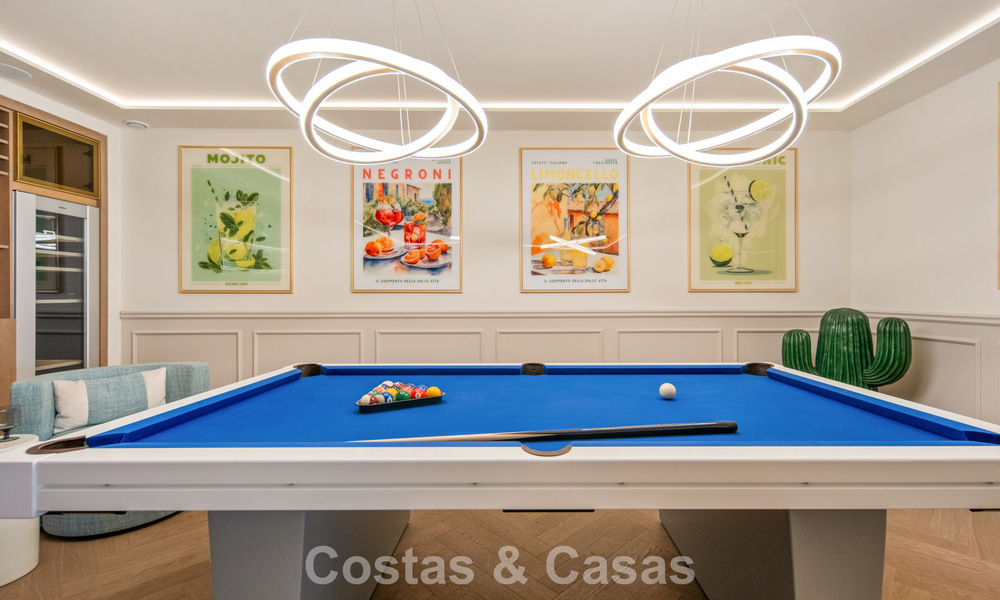 Exclusivo ático dúplex moderno con vistas panorámicas al mar en venta en Nueva Andalucía, Marbella 803077