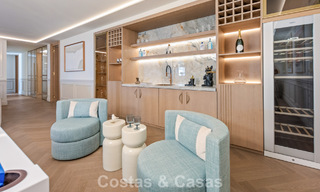 Exclusivo ático dúplex moderno con vistas panorámicas al mar en venta en Nueva Andalucía, Marbella 803078 