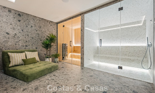 Exclusivo ático dúplex moderno con vistas panorámicas al mar en venta en Nueva Andalucía, Marbella 803082 