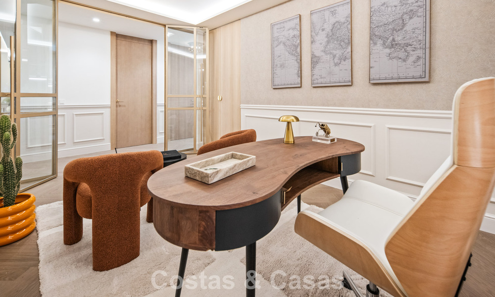 Exclusivo ático dúplex moderno con vistas panorámicas al mar en venta en Nueva Andalucía, Marbella 803085