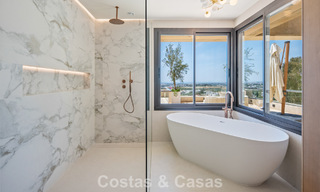 Exclusivo ático dúplex moderno con vistas panorámicas al mar en venta en Nueva Andalucía, Marbella 803106 