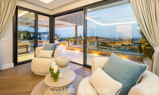 Exclusivo ático dúplex moderno con vistas panorámicas al mar en venta en Nueva Andalucía, Marbella 803128 