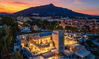 Exclusivo ático dúplex moderno con vistas panorámicas al mar en venta en Nueva Andalucía, Marbella 803131 