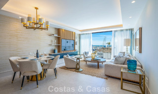 Apartamento de lujo en venta con vistas directas al puerto deportivo, en primera línea en Puerto Banús, Marbella 803160 