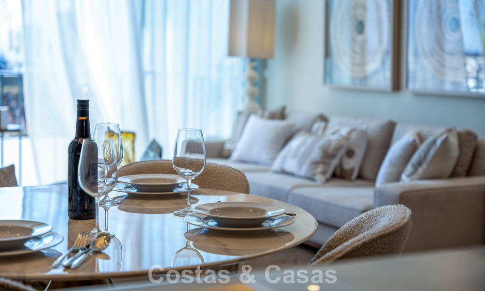Apartamento de lujo en venta con vistas directas al puerto deportivo, en primera línea en Puerto Banús, Marbella 803178