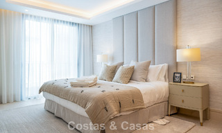 Apartamento de lujo en venta con vistas directas al puerto deportivo, en primera línea en Puerto Banús, Marbella 803188 