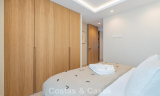 Apartamento de lujo en venta con vistas directas al puerto deportivo, en primera línea en Puerto Banús, Marbella 803194 