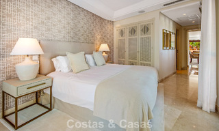 Exclusivo ático dúplex en venta en un complejo residencial junto a la playa en Los Monteros, Marbella Este 803208 