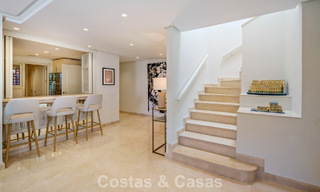 Exclusivo ático dúplex en venta en un complejo residencial junto a la playa en Los Monteros, Marbella Este 803223 