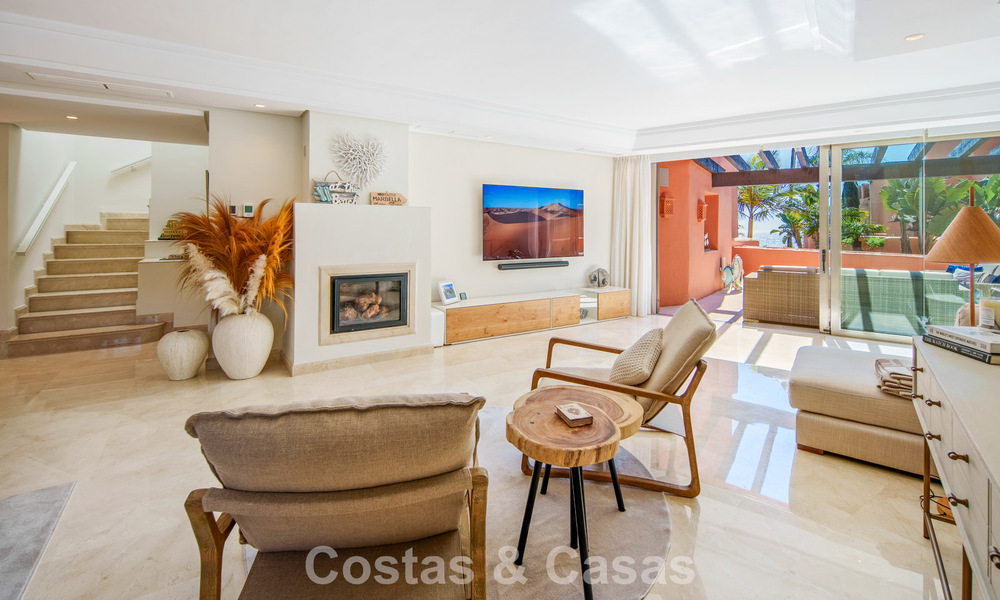 Exclusivo ático dúplex en venta en un complejo residencial junto a la playa en Los Monteros, Marbella Este 803228