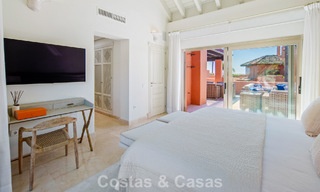 Exclusivo ático dúplex en venta en un complejo residencial junto a la playa en Los Monteros, Marbella Este 803233 