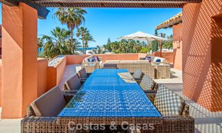 Exclusivo ático dúplex en venta en un complejo residencial junto a la playa en Los Monteros, Marbella Este 803237 