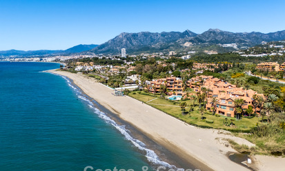 Exclusivo ático dúplex en venta en un complejo residencial junto a la playa en Los Monteros, Marbella Este 803254