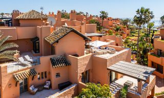 Exclusivo ático dúplex en venta en un complejo residencial junto a la playa en Los Monteros, Marbella Este 803258 