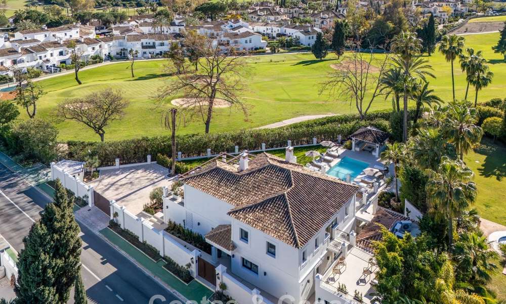 Villa mediterránea de lujo en venta, en primera línea de golf, en una prestigiosa urbanización de Nueva Andalucía, Marbella 803270