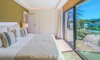 Villa mediterránea de lujo en venta, en primera línea de golf, en una prestigiosa urbanización de Nueva Andalucía, Marbella 803279 