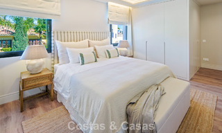 Villa mediterránea de lujo en venta, en primera línea de golf, en una prestigiosa urbanización de Nueva Andalucía, Marbella 803285 