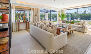 Villa mediterránea de lujo en venta, en primera línea de golf, en una prestigiosa urbanización de Nueva Andalucía, Marbella 803302 