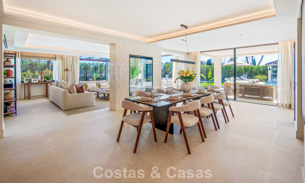 Villa mediterránea de lujo en venta, en primera línea de golf, en una prestigiosa urbanización de Nueva Andalucía, Marbella 803303