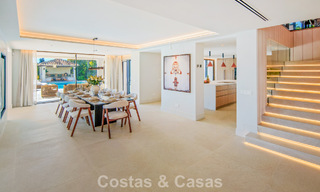 Villa mediterránea de lujo en venta, en primera línea de golf, en una prestigiosa urbanización de Nueva Andalucía, Marbella 803307 