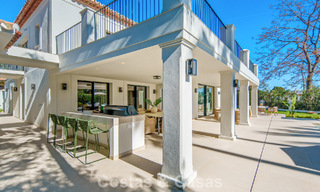 Villa mediterránea de lujo en venta, en primera línea de golf, en una prestigiosa urbanización de Nueva Andalucía, Marbella 803322 