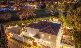 Villa mediterránea de lujo en venta, en primera línea de golf, en una prestigiosa urbanización de Nueva Andalucía, Marbella 803337 